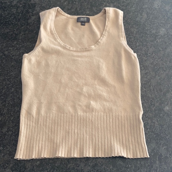 Women’s top - Picture 1 of 3